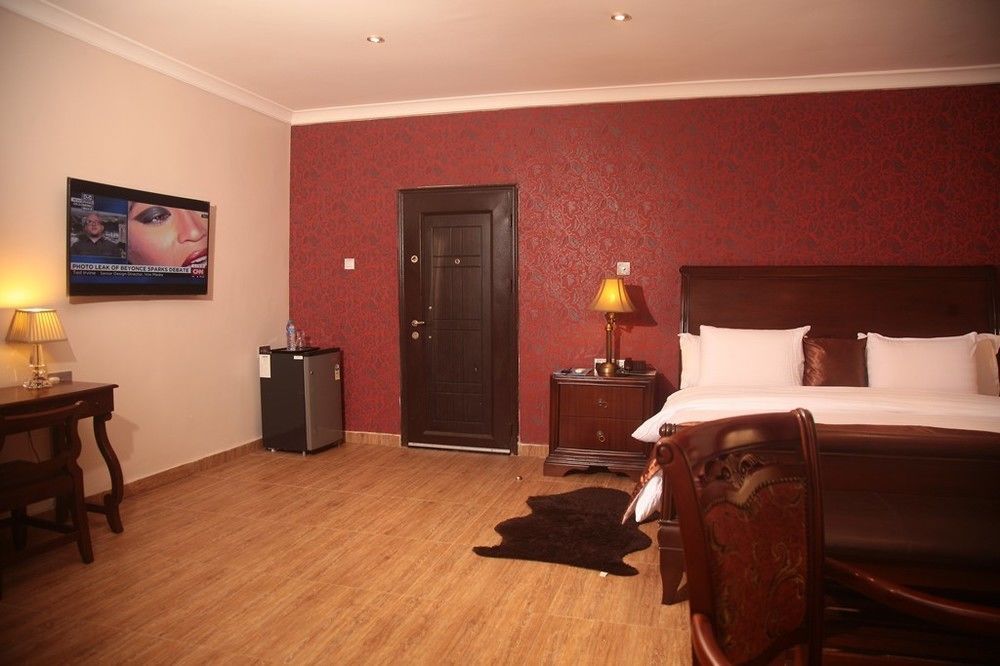 Fryburg Suites Aliayabiagba Exterior foto