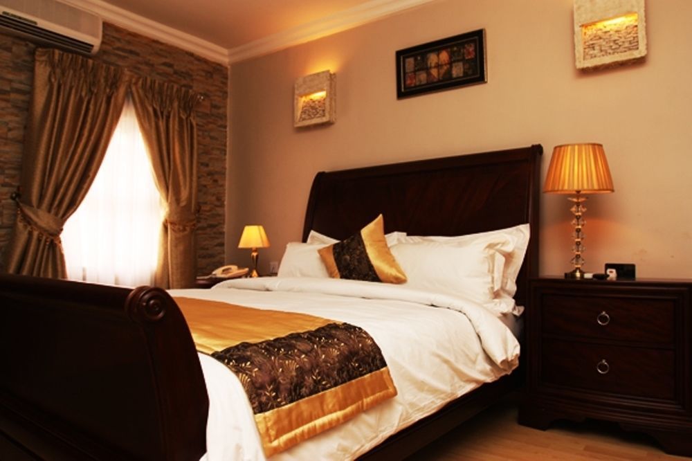 Fryburg Suites Aliayabiagba Exterior foto